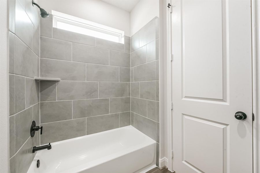 Furnished interior view inside a new home in , Baytown (Image 28).