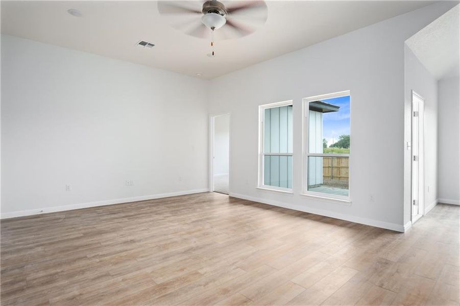 Spacious, unfurnished interior of a new home in , Temple (Image 12).