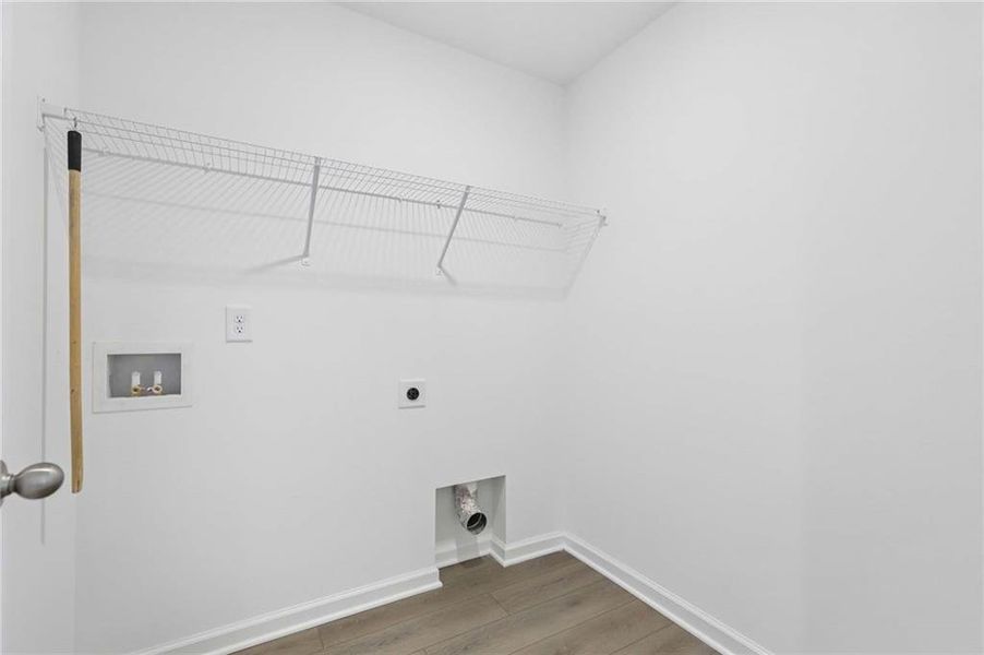 Spacious, unfurnished interior of a new home in The Pointe at Heron Bay, Locust Grove (Image 23).