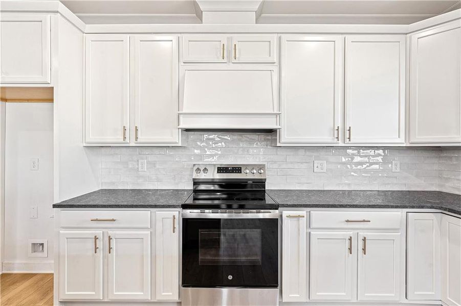 Furnished interior view inside a new home in , Jefferson (Image 9).