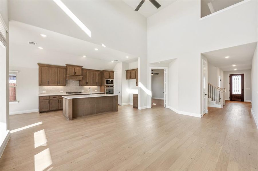Furnished interior view inside a new home in Timberbrook, Justin (Image 10).