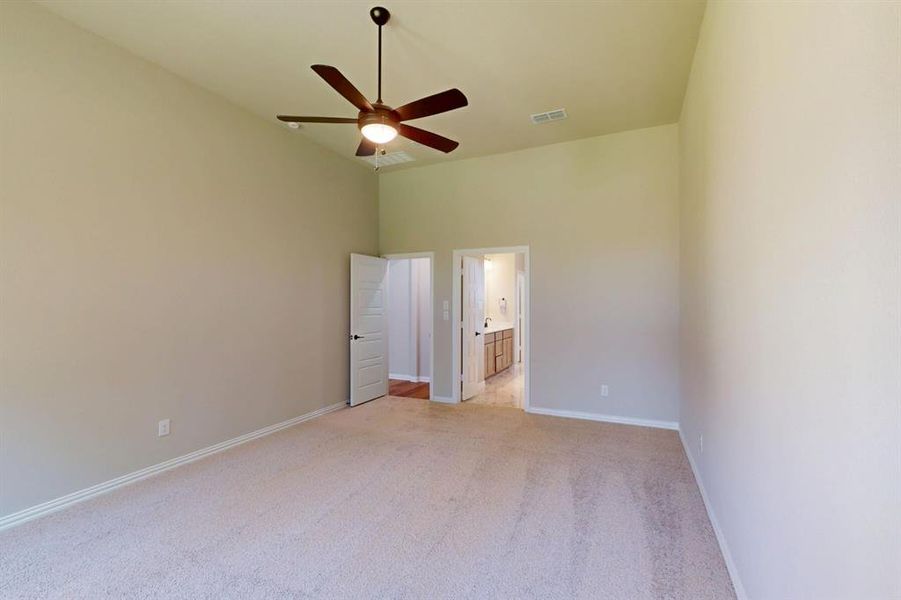 Spacious, unfurnished interior of a new home in Vintage Village, Argyle (Image 15).
