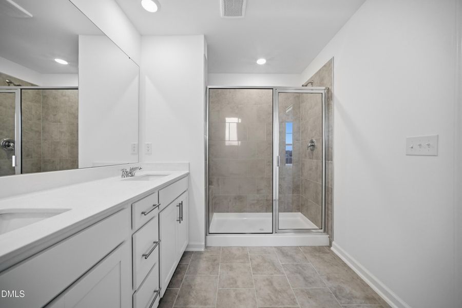 SUN_Everlee_Pic_CarsonII_QMI_230_Owners_ SUN_Everlee_Pic_CarsonII_QMI_230_Owners_