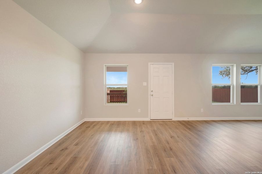 Spacious, unfurnished interior of a new home in Legacy Hills, San Antonio (Image 28).