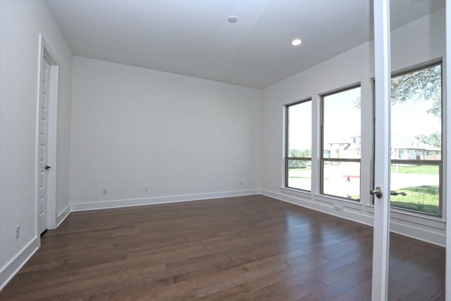 Spacious, unfurnished interior of a new home in Riverstone, Georgetown (Image 15). Spacious, unfurnished interior of a new home in Riverstone, Georgetown (Image 15).