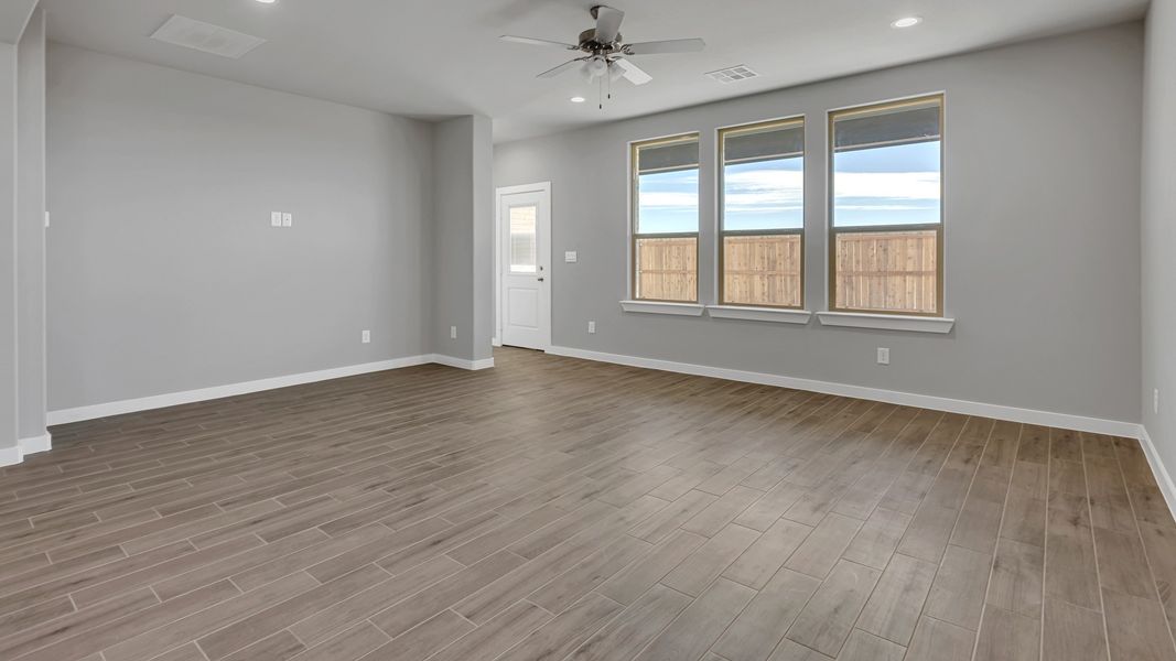 Spacious, unfurnished interior of a new home in Northwest Passage, Midland (Image 10). Spacious, unfurnished interior of a new home in Northwest Passage, Midland (Image 10).