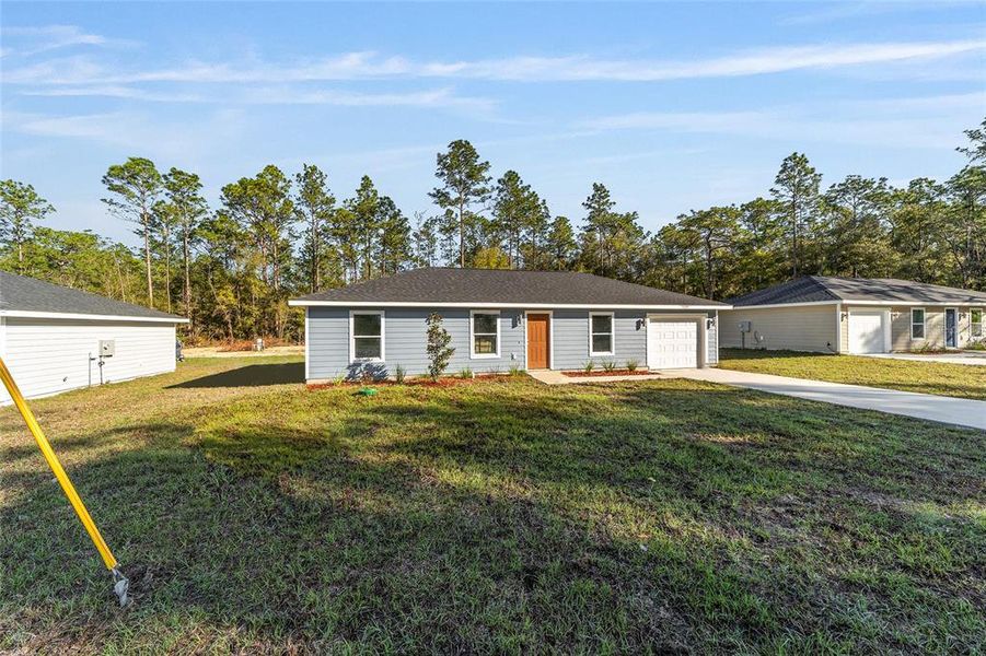 Exterior details and patio area of a home in , Ocklawaha (Image 24).