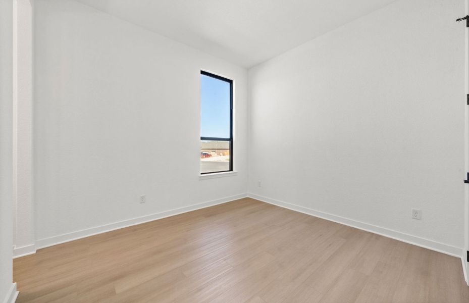 Spacious, unfurnished interior of a new home in 6 Creeks, Kyle (Image 51).