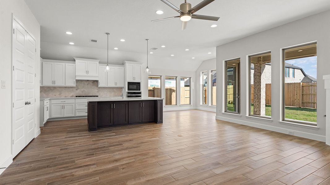 Spacious, unfurnished interior of a new home in Elyson, Katy (Image 21).