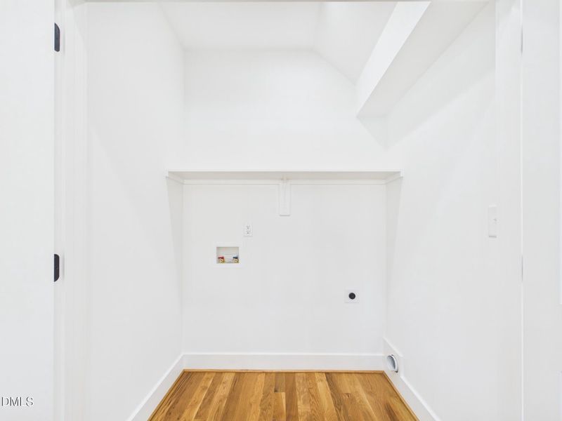 CAM01608G0-PR0128-STILL028