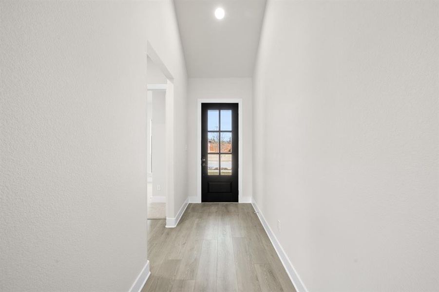 Spacious, unfurnished interior of a new home in The Retreat, Waxahachie (Image 18). Spacious, unfurnished interior of a new home in The Retreat, Waxahachie (Image 18).