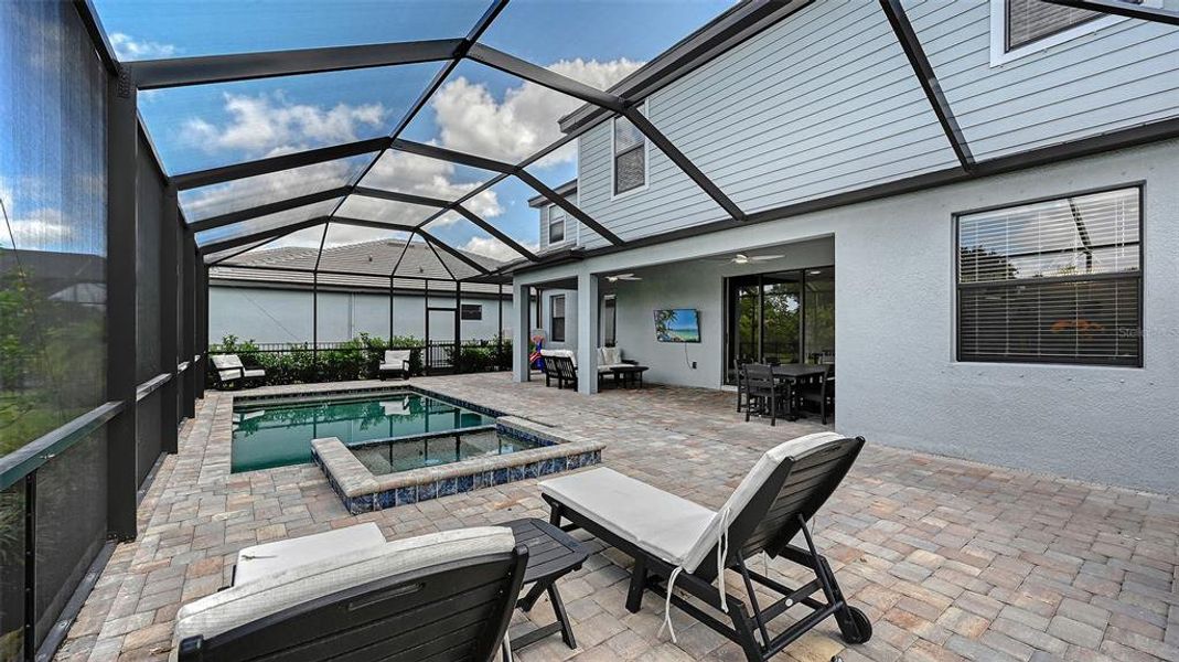 Exterior details and patio area of a home in , Bradenton (Image 32).