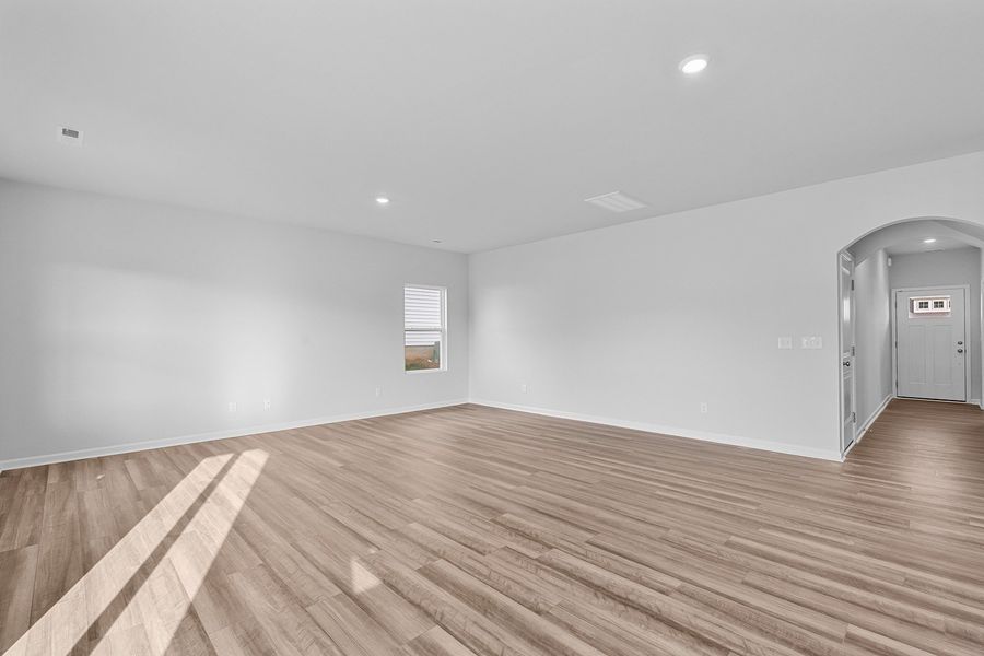 Spacious, unfurnished interior of a new home in Hanes Lake, Winston-Salem (Image 19).