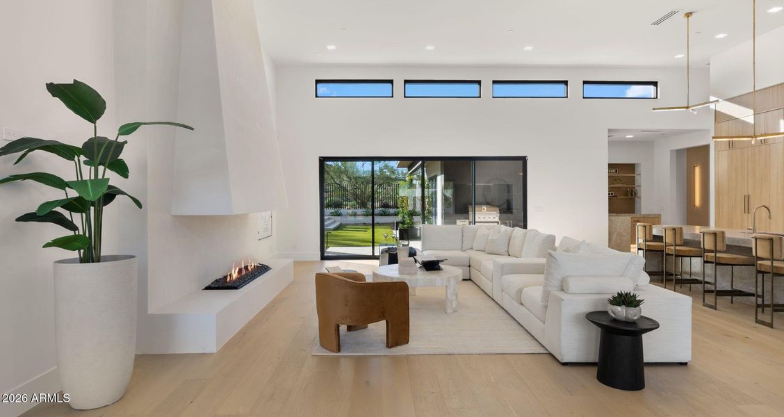 26-web-or-mls-Great Room1