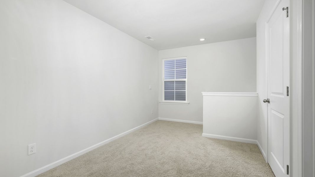 Spacious, unfurnished interior of a new home in Willow Mill, Thomasville (Image 13).