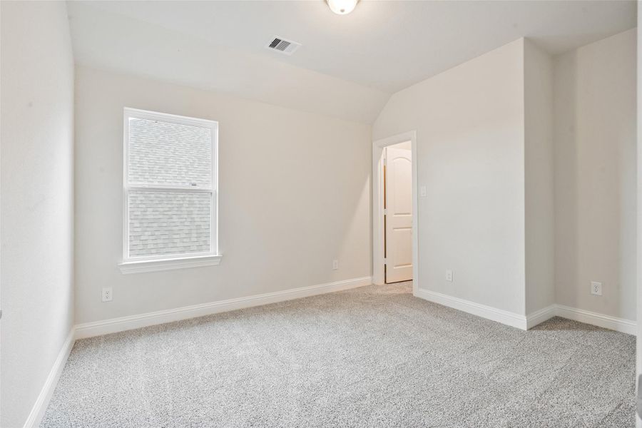 Spacious, unfurnished interior of a new home in Brookewater, Rosenberg (Image 34).