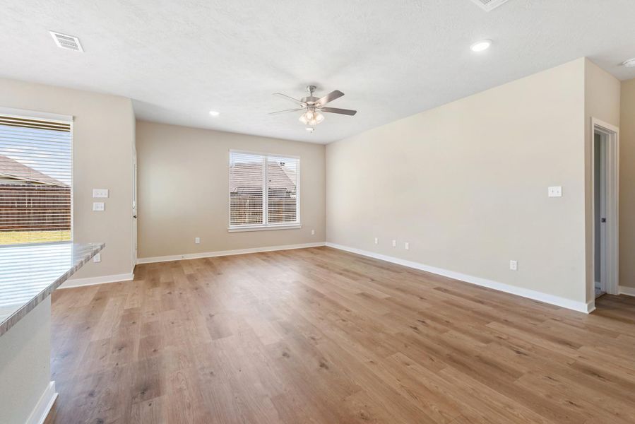 Spacious, unfurnished interior of a new home in , Caldwell (Image 36).