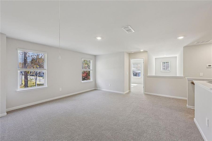 Spacious, unfurnished interior of a new home in The Oaks at Dawson, Dawsonville (Image 29).