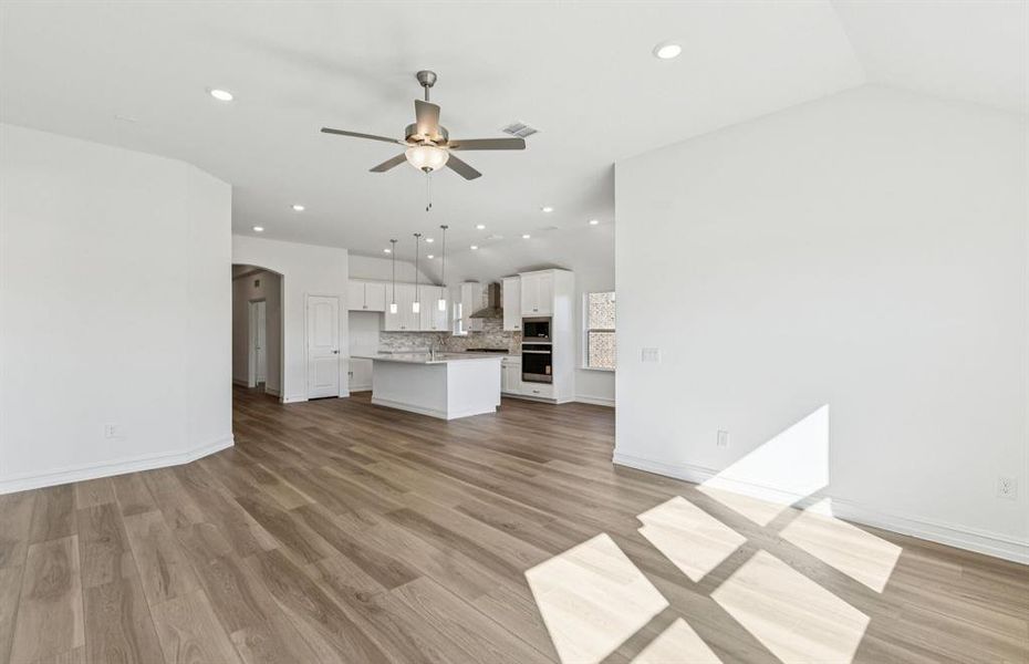 Open concept throughout main living areas Open concept throughout main living areas