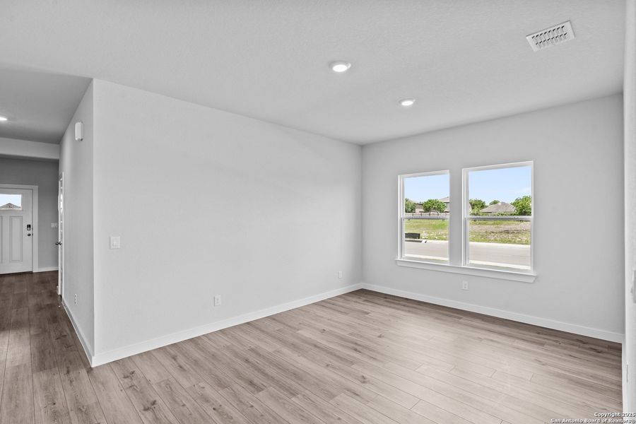 Spacious, unfurnished interior of a new home in Weltner Farms 50’s, New Braunfels (Image 17). Spacious, unfurnished interior of a new home in Weltner Farms 50’s, New Braunfels (Image 17).
