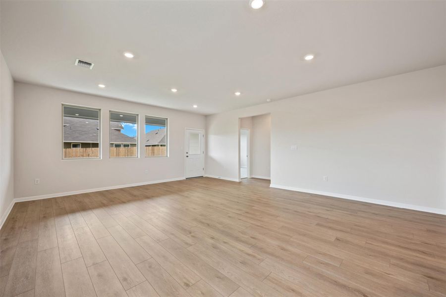 Spacious, unfurnished interior of a new home in Cannon Ranch, Dripping Springs (Image 18). Spacious, unfurnished interior of a new home in Cannon Ranch, Dripping Springs (Image 18).