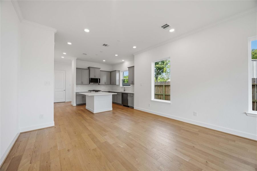 Spacious, unfurnished interior of a new home in , Houston (Image 22).