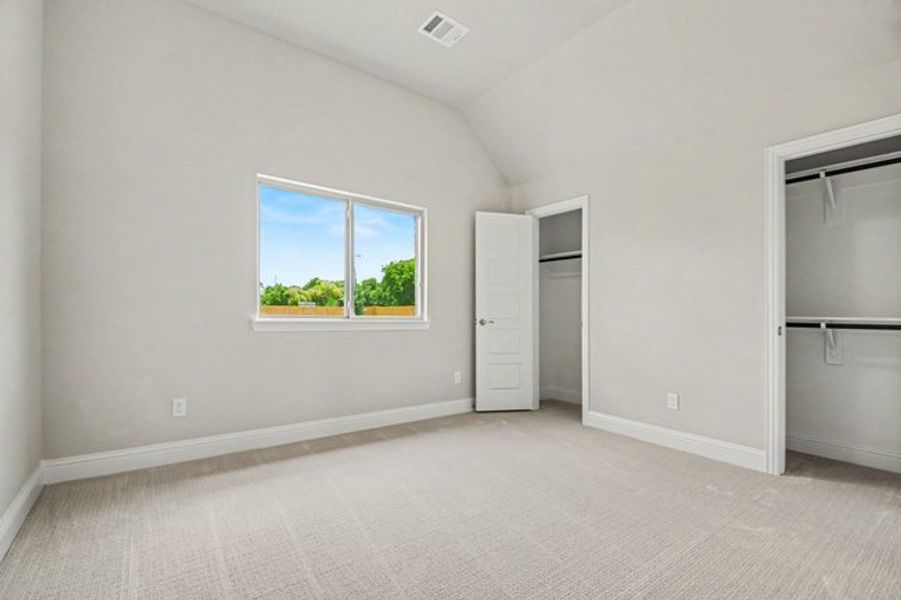 Spacious, unfurnished interior of a new home in Cole Crossing Estates, DeSoto (Image 23).