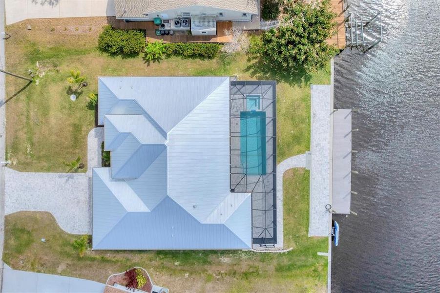 Exterior details and patio area of a home in , Port Charlotte (Image 21).