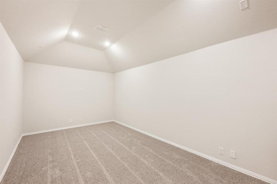 Spacious, unfurnished interior of a new home in Country Lakes Classic 60, Argyle (Image 39).