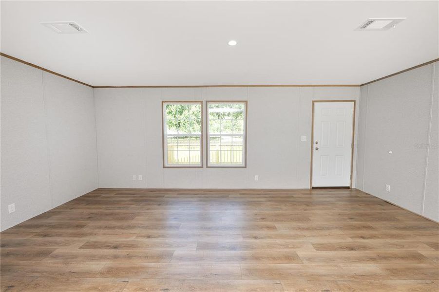 Spacious, unfurnished interior of a new home in , Lakeland (Image 44).