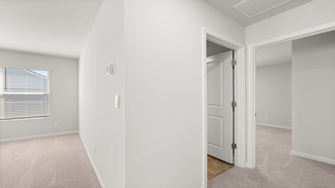 Spacious, unfurnished interior of a new home in Estates at Deer Hollow, Grovetown (Image 39).