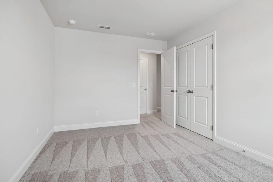 Spacious, unfurnished interior of a new home in Cades Bluff, Lebanon (Image 38).