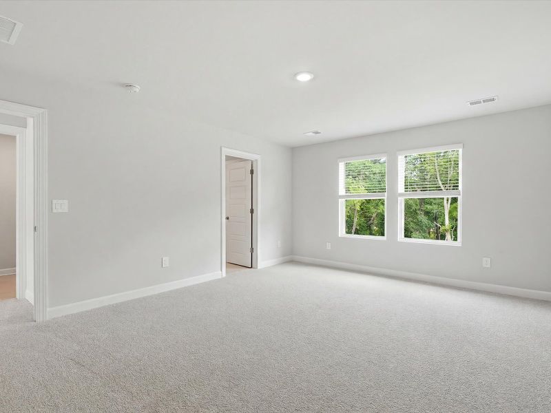 Spacious, unfurnished interior of a new home in Southwell Commons, Anderson (Image 16).