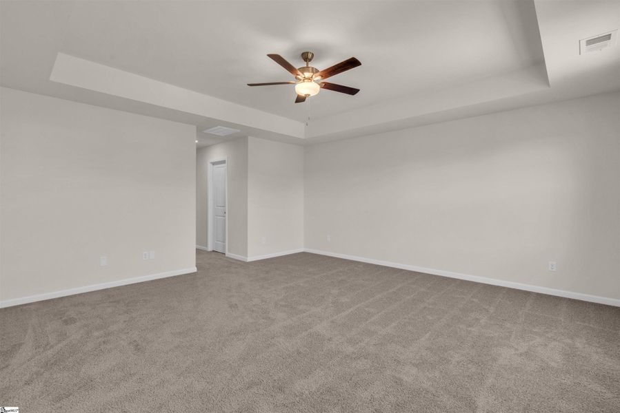 Spacious, unfurnished interior of a new home in Halton Oaks, Spartanburg (Image 18).