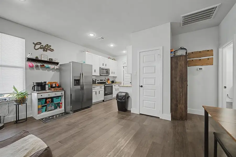 Furnished interior view inside a new home in , Malakoff (Image 12).