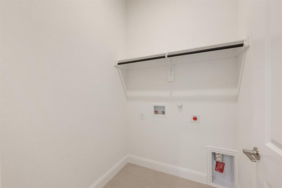 Spacious, unfurnished interior of a new home in East Oak Creek 60-65, Commerce (Image 29).