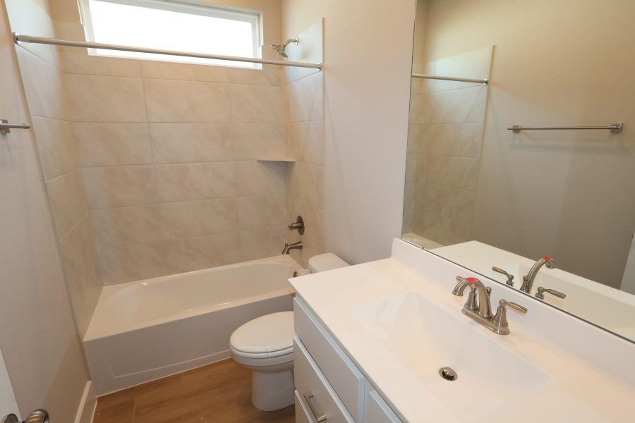 Furnished interior view inside a new home in Clopton Farms, Montgomery (Image 7).