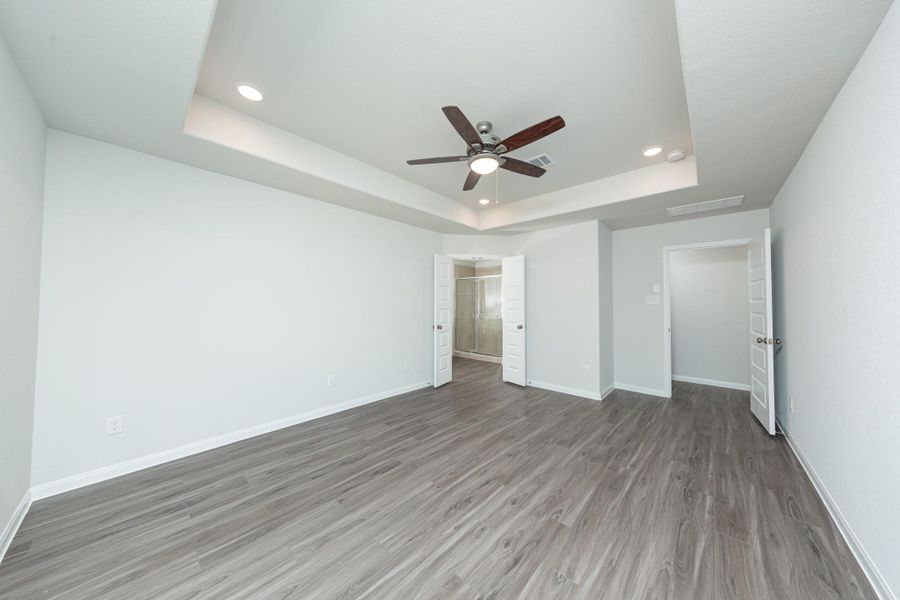 Spacious, unfurnished interior of a new home in Lake Conroe Area Homes, Montgomery (Image 13).
