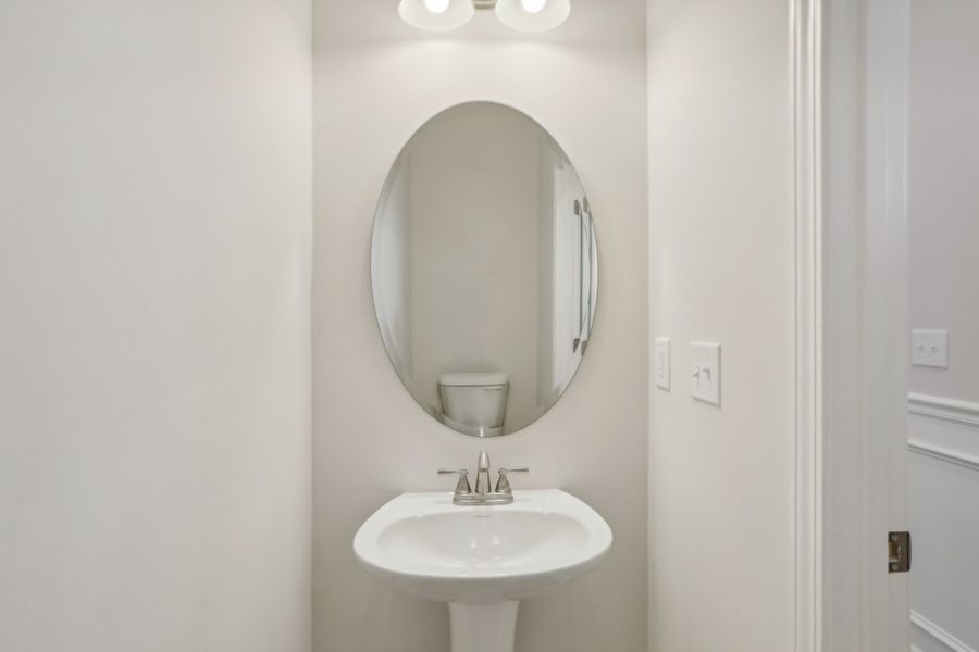 Image 17 of a home in Cantigny Park.