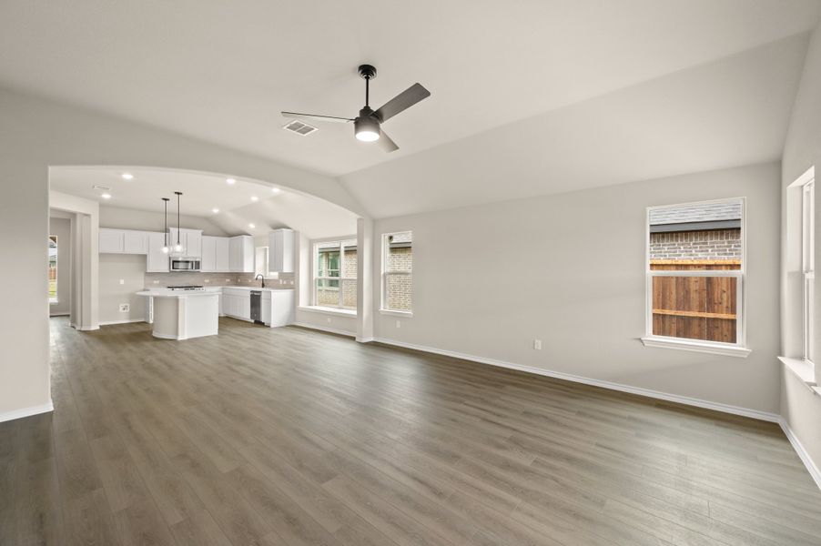 Spacious, unfurnished interior of a new home in Meadow Park at The Meadows, Ponder (Image 17). Spacious, unfurnished interior of a new home in Meadow Park at The Meadows, Ponder (Image 17).