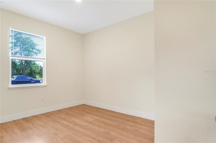 Spacious, unfurnished interior of a new home in , Ocala (Image 21).