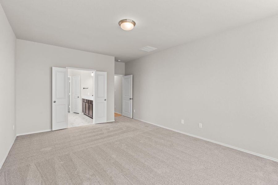 Spacious, unfurnished interior of a new home in Candela, Richmond (Image 25).