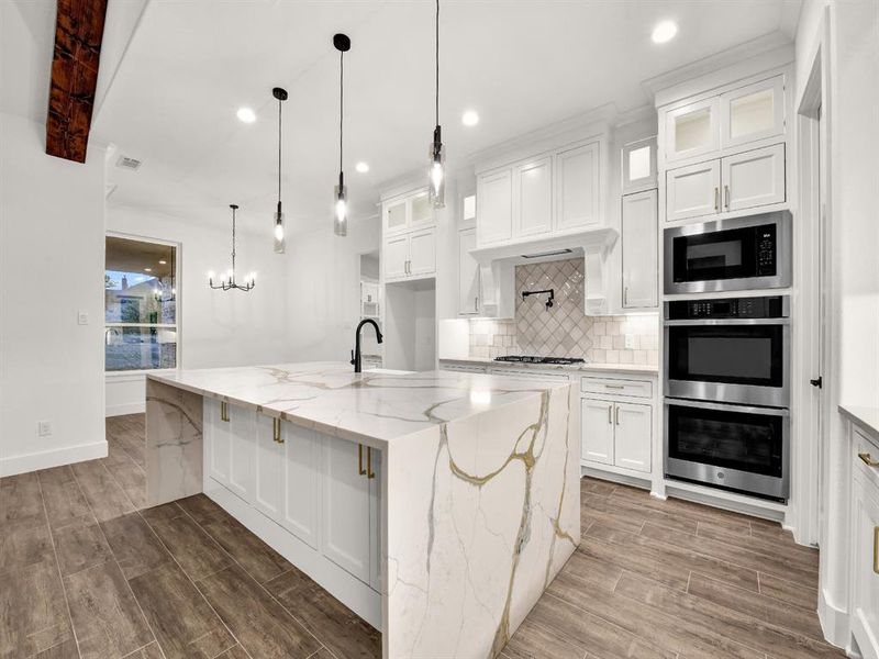 Furnished interior view inside a new home in , Weatherford (Image 17).