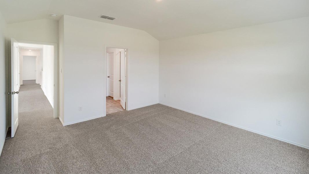 Spacious, unfurnished interior of a new home in Valverde, Bastrop (Image 12).