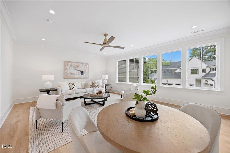 072-2A1A8389 072-2A1A8389