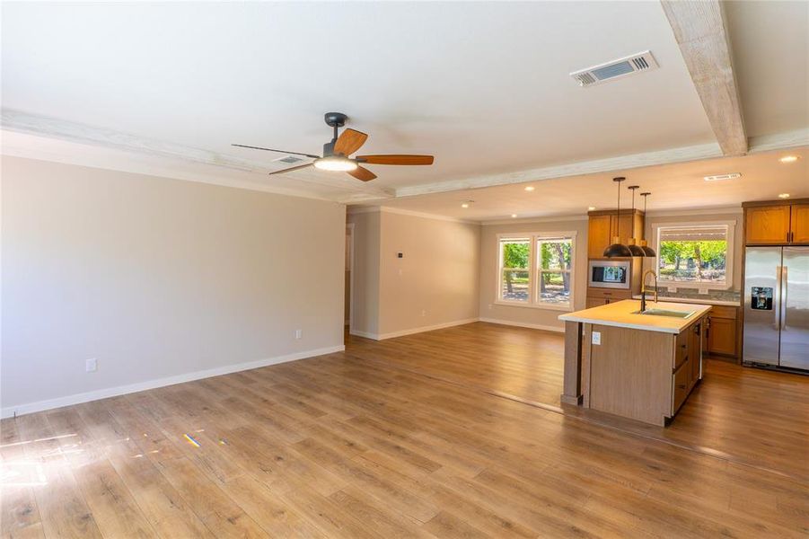 Spacious, unfurnished interior of a new home in , Gun Barrel City (Image 14).