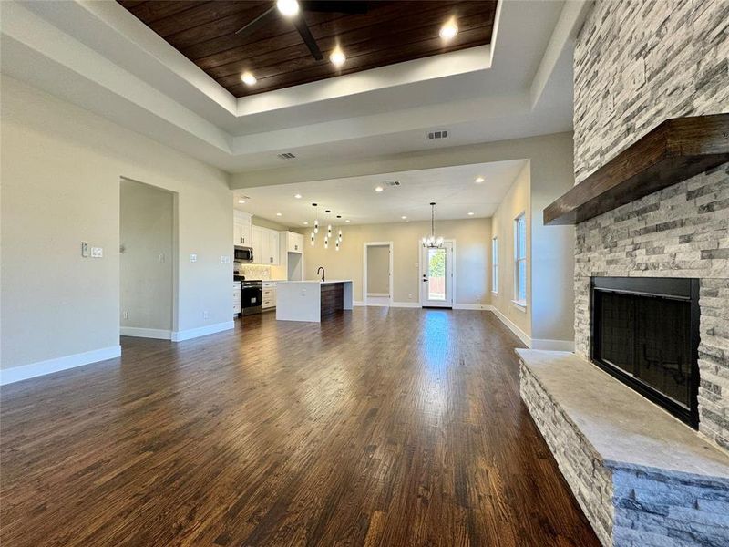Spacious, unfurnished interior of a new home in , Gun Barrel City (Image 31). Spacious, unfurnished interior of a new home in , Gun Barrel City (Image 31).