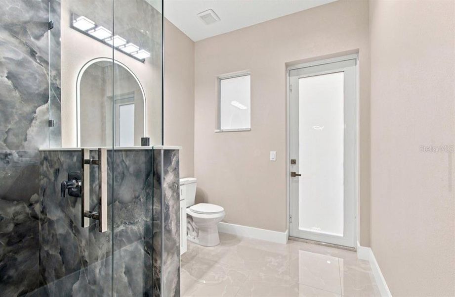 Image 83 of a home in .