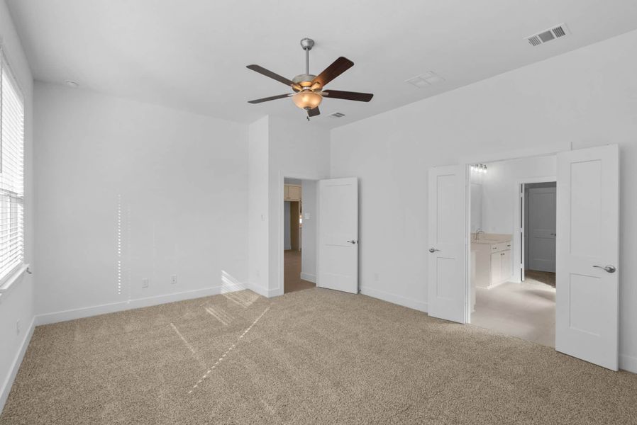 Spacious, unfurnished interior of a new home in Attwater, Waller (Image 24).