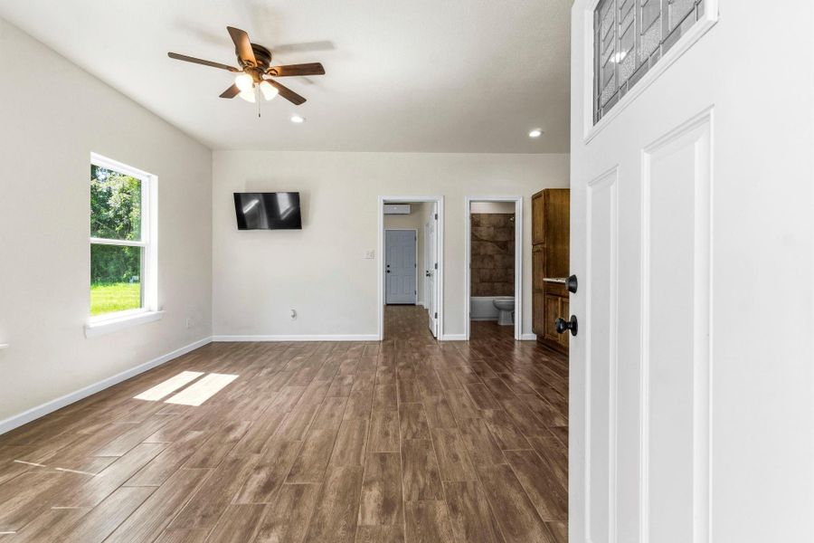 Spacious, unfurnished interior of a new home in , Livingston (Image 28).